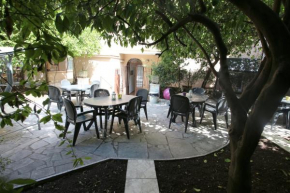 NEW GENERATION HOSTEL ROME CENTER EXCELLENT LOCATION THE RIGHT ALTERNATIVE TO LUXURY HOTELS a few steps from the Colosseum and the Spanish steps surrounded by restaurants clubs and offers opportunitie